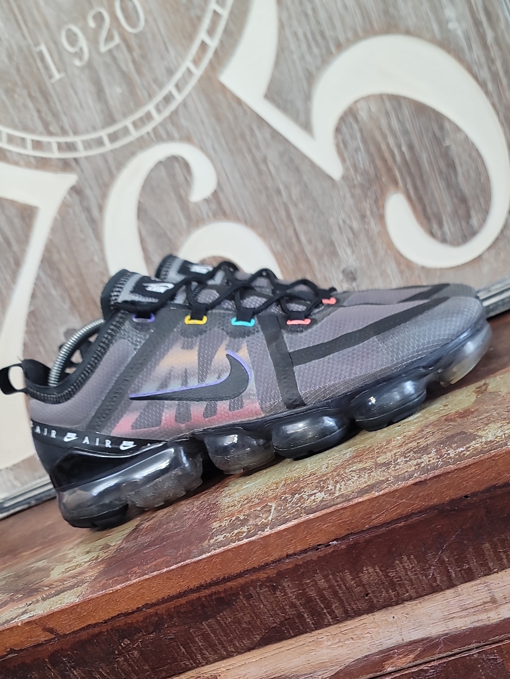 Nike Air VaporMax 2019 SE 'Wind Breaker' Mens 10.5 Good Condition Fast Shipping